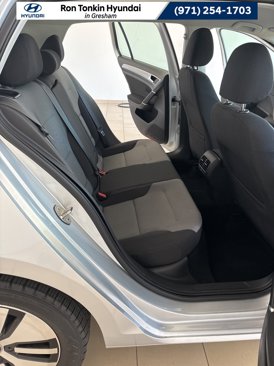 Used 2016 Volkswagen e-Golf SE image 11
