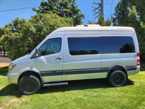 Used 2018 Mercedes-Benz Sprinter 2500 image 4