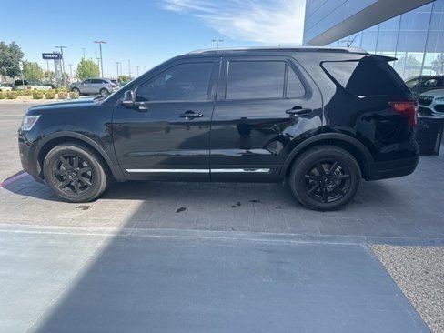 Used 2018 Ford Explorer XLT w/ Equipment Group 202A image 8