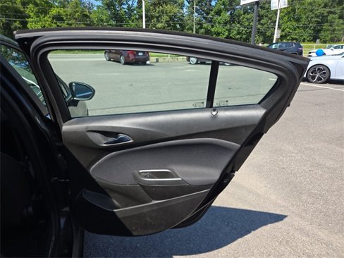 Used 2017 Chevrolet Cruze LT image 27