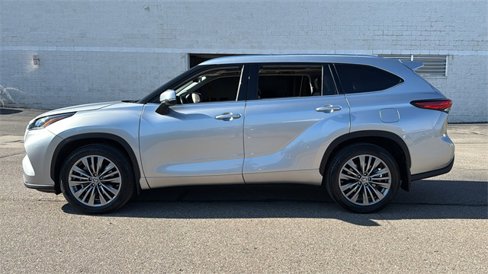 Used 2021 Toyota Highlander Platinum image 7