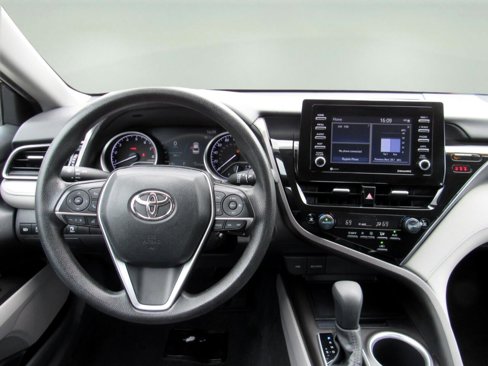 Used 2023 Toyota Camry LE image 4