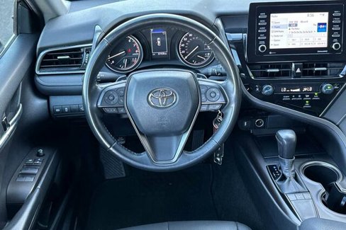 Used 2023 Toyota Camry SE image 14