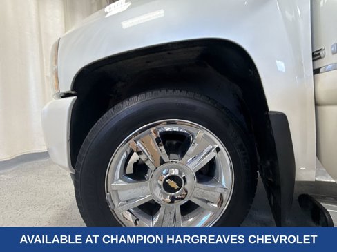 Used 2013 Chevrolet Silverado 1500 LTZ w/ LTZ White Diamond Edition image 42