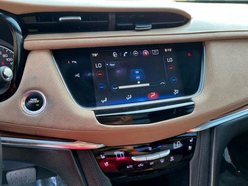 Used 2017 Cadillac XT5 Platinum w/ Driver Assist Package image 40
