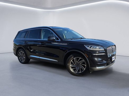 Used 2021 Lincoln Aviator AWD image 2