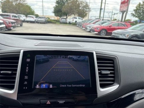 Used 2016 Honda Pilot Touring image 14