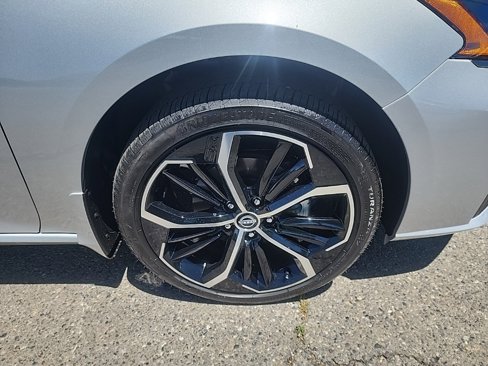 New 2024 Nissan Altima 2.5 SR image 9