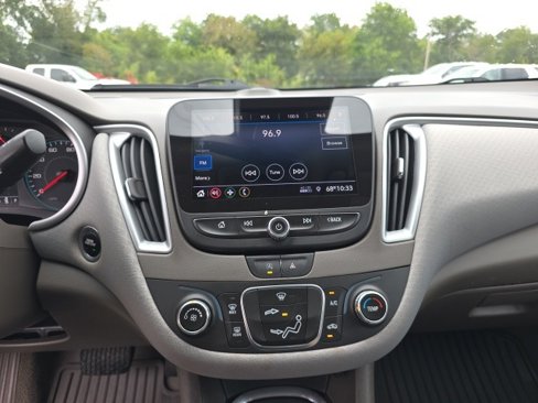 Used 2020 Chevrolet Malibu LS w/ Driver Confidence Package II image 14
