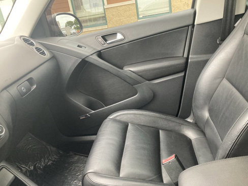 Used 2010 Volkswagen Tiguan SEL image 15