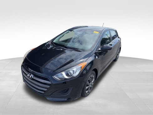 Used 2016 Hyundai Elantra GT image 2