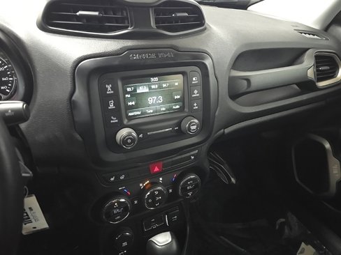 Used 2015 Jeep Renegade Limited image 13