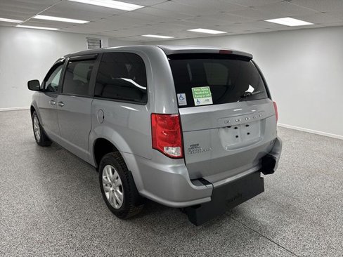 Used 2018 Dodge Grand Caravan SE image 45