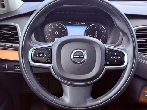 Certified 2021 Volvo XC90 T6 Momentum w/ Climate Package image 14