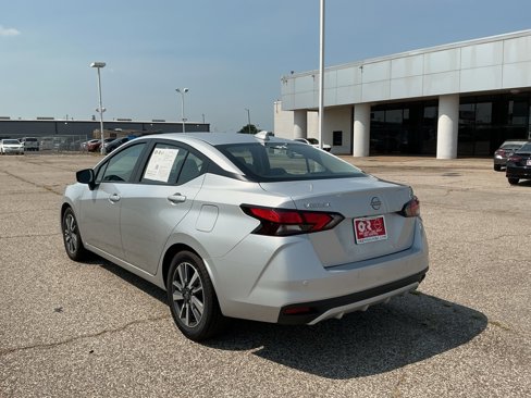 Used 2023 Nissan Versa SV image 7