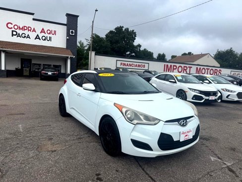 Used 2013 Hyundai Veloster image 3