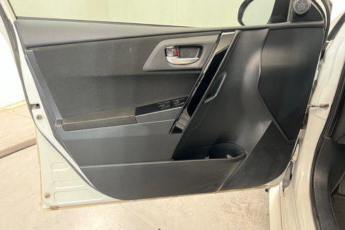 Used 2018 Toyota Corolla iM image 15