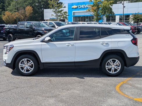 Used 2024 GMC Terrain SLE image 7