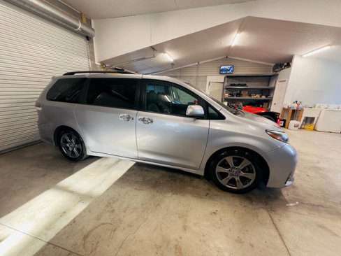 Used 2018 Toyota Sienna SE image 7