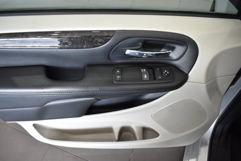 Used 2012 Dodge Grand Caravan SE image 34
