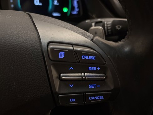 Used 2020 Hyundai Ioniq SE image 17