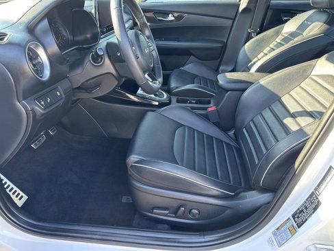 Used 2023 Kia Forte GT-Line w/ GT-Line Premium Package image 10