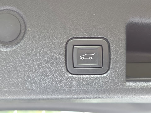 Used 2020 Chevrolet Equinox LT image 37