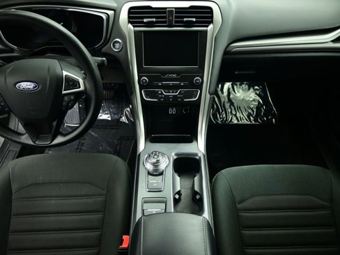 Used 2019 Ford Fusion SE image 6