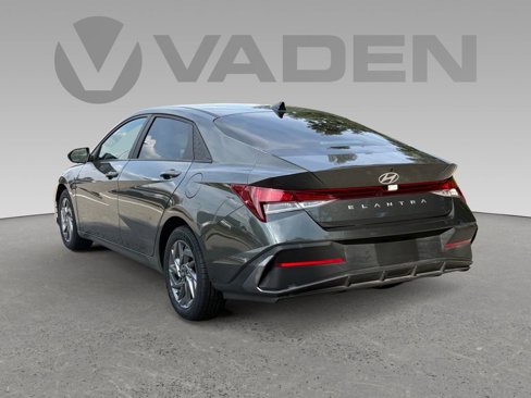 Used 2024 Hyundai Elantra SEL image 19