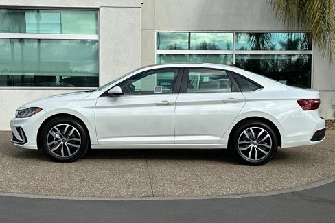 New 2025 Volkswagen Jetta SE image 7