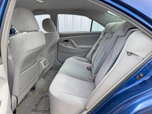 Used 2010 Toyota Camry image 32