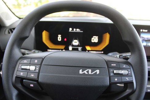 New 2025 Kia K4 LXS image 25