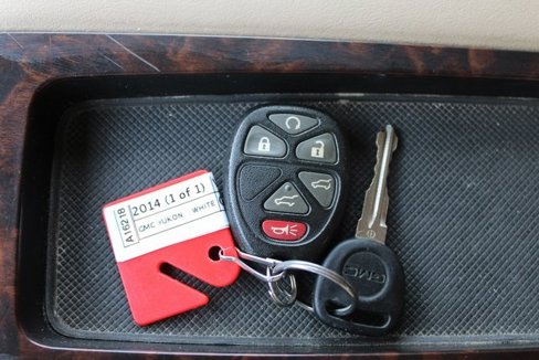 Used 2014 GMC Yukon XL Denali image 36