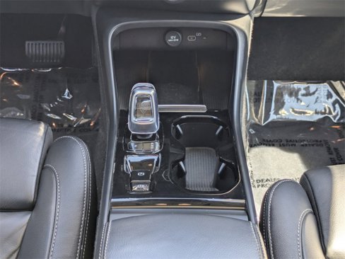 Certified 2023 Volvo XC40 B5 Plus image 19