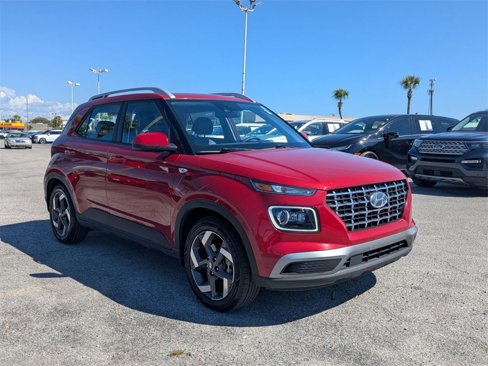 Used 2022 Hyundai Venue Limited image 3
