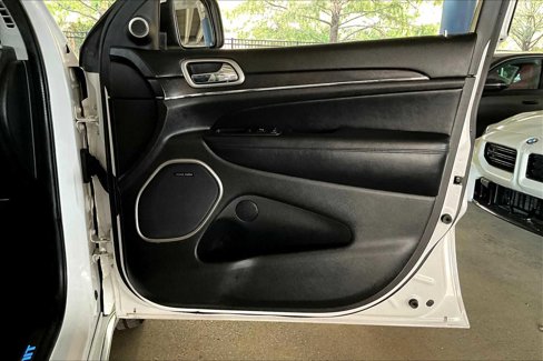 Used 2017 Jeep Grand Cherokee Summit w/ Platinum Series Group image 22