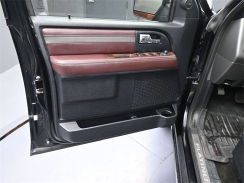 Used 2016 Ford Expedition Platinum image 17