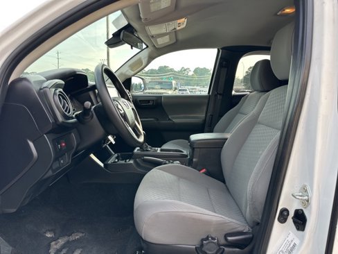Used 2022 Toyota Tacoma SR image 9