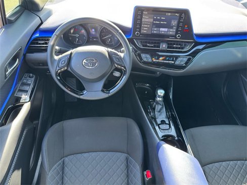 Used 2020 Toyota C-HR XLE image 9