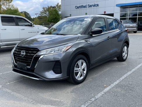 Used 2023 Nissan Kicks S image 3