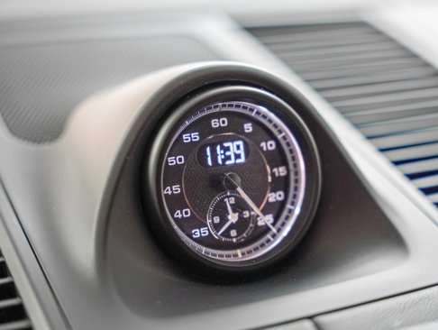 Certified 2024 Porsche Macan image 25