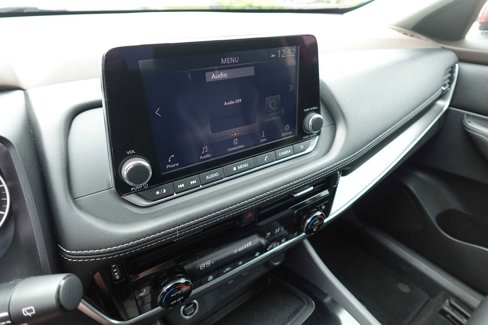 Used 2022 Nissan Rogue SV w/ SV Premium Package image 17