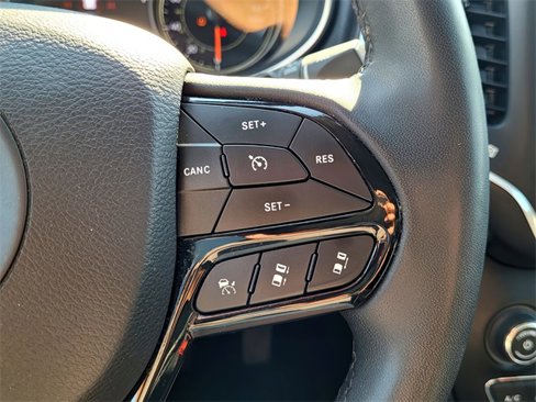 Used 2023 Jeep Cherokee Altitude Lux image 22