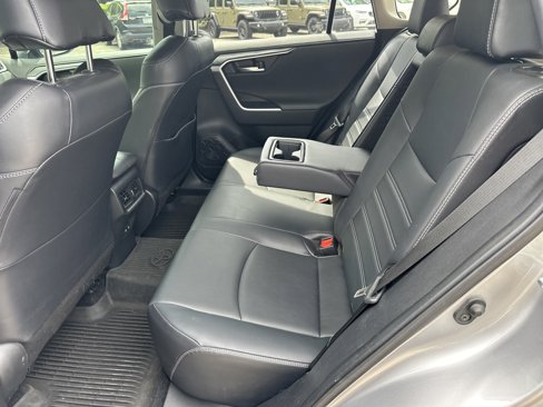 Used 2021 Toyota RAV4 Limited image 22