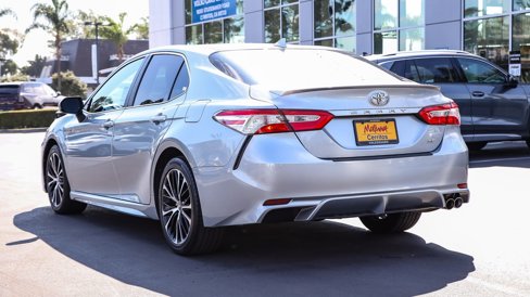 Used 2020 Toyota Camry SE image 11