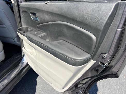 Used 2021 Honda Pilot Touring image 17