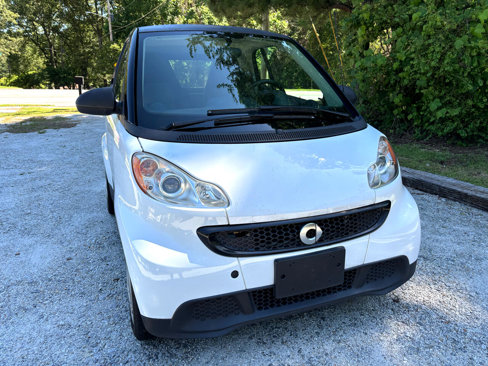 Used 2015 smart fortwo pure image 2