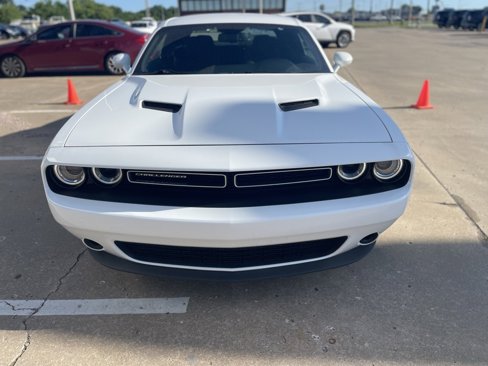 Used 2022 Dodge Challenger SXT image 3