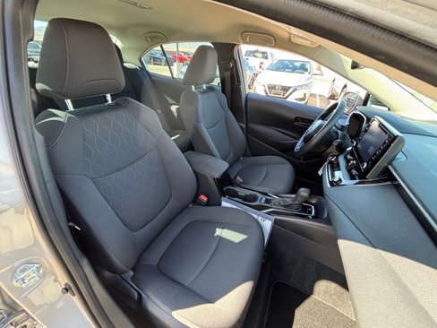 Used 2022 Toyota Corolla LE image 11