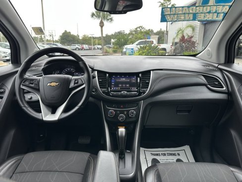 Used 2021 Chevrolet Trax LT w/ LT Convenience Package image 28